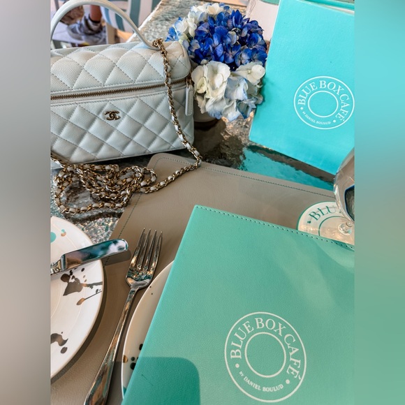 Meet your Posher, Anya - Picture 2 of 16